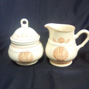 Sangostone Coquille Sugar Bowl & Creamer